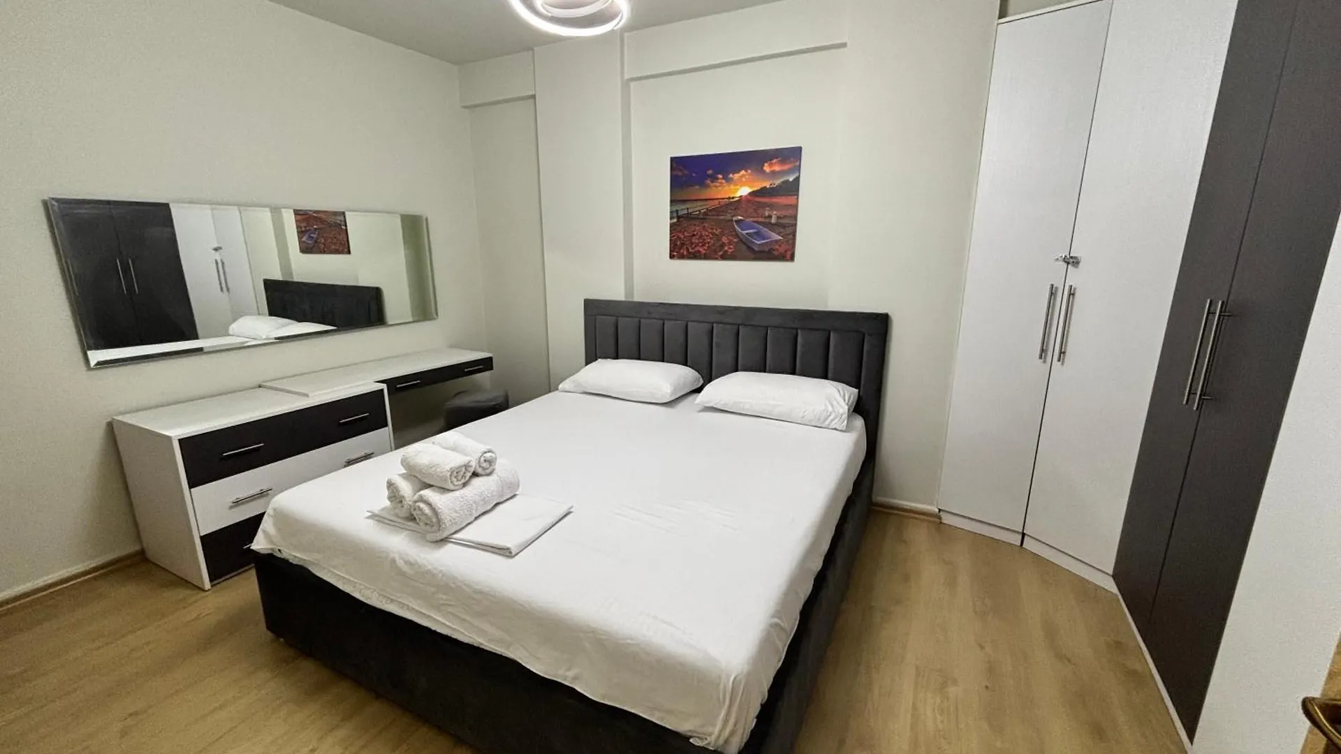 Edi'S Apartament Tirana Albánie